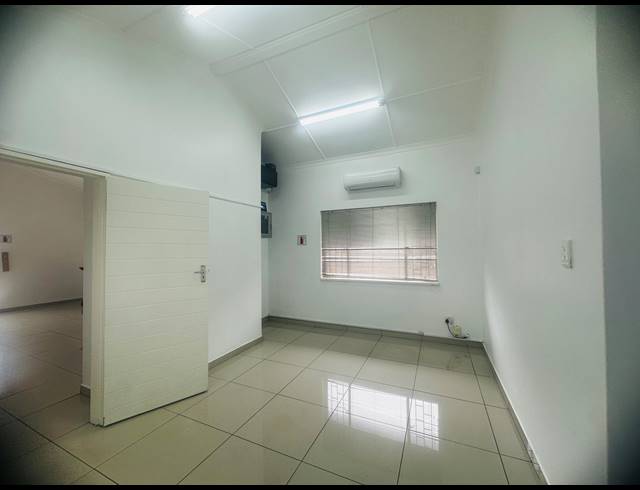 999M² OFFICE FOR SALE IN PARKDENE